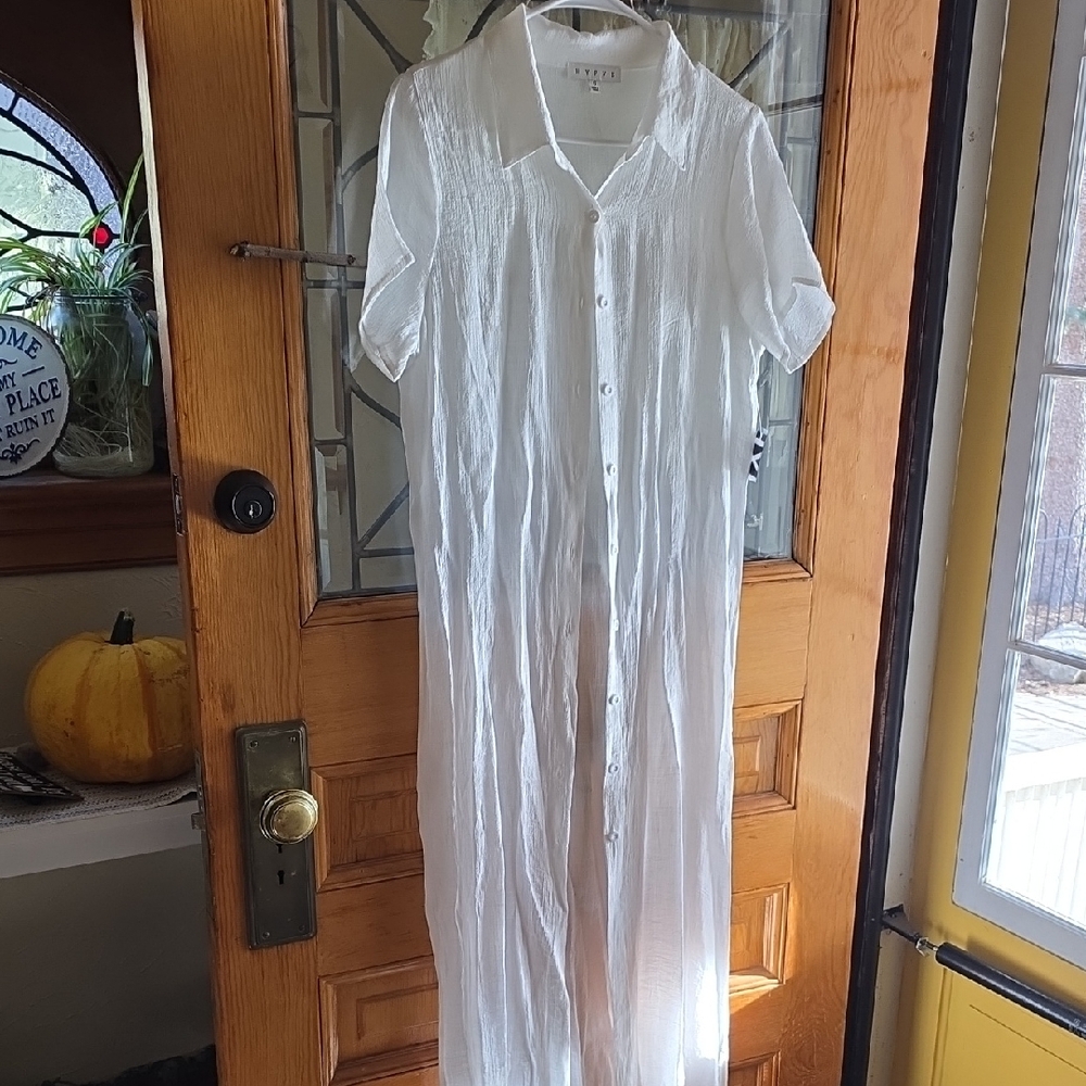 HYFVE Nwt Flowy Cool White Coverup